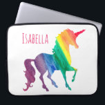 Protection Pour Ordinateur Portable Les enfants refroidissent la licorne colorée<br><div class="desc">Jolie caisse du néoprène d'ordinateur portable d'enfants d'arc-en-ciel de licorne fraîche d'aquarelle. Personnalisez ces amusement et cadeau coloré de licorne dans la police rose lumineuse. Silhouette de licorne dans un arc-en-ciel des traçages d'aquarelle de rouge, d'orange, de jaune, de vert, bleu et pourpre. L'arrière - plan blanc laisse les couleurs...</div>