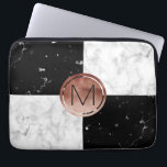 Protection Pour Ordinateur Portable Marbre rose de blanc de noir d'or de monogramme<br><div class="desc">Combinaison élégante de marbre d'or de faux,  blanc et noir rose.</div>
