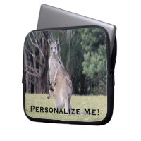 Mère Kangaroo avec bébé Joey dans sa poche