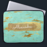 Protection Pour Ordinateur Portable Monnaie et marbre avec huile or et Parties scintil<br><div class="desc">Monnaie Bleu Turquoise et Marbre avec huile d'or et Parties scintillant Elégant Monogramme Nom Coque. Ce coque peut être customisé pour inclure votre prénom.</div>
