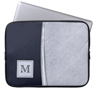 Protection Pour Ordinateur Portable Monogramme de plume argenté et marine sophistiqué