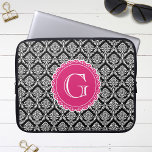 Protection Pour Ordinateur Portable Motif de Damas Floral noir Monogramme rose chaud<br><div class="desc">Un motif damassé à la mode,  moderne,  girly,  floral en noir et blanc avec un modèle monogramme inspiré de la dentelle rose chaud.</div>