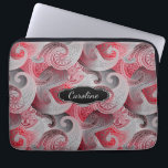 Protection Pour Ordinateur Portable Motif gris rouge et marguerite noire avec Monogram<br><div class="desc">Une belle combinaison de couleurs dans ce motif cachemire rouge,  gris et noir. Modifiez le monogramme personnalisé avec votre nom ou autre texte.</div>
