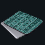 Protection Pour Ordinateur Portable Motif Tribal Turquoise Et Noir<br><div class="desc">Cette élégante pochette pour ordinateur portable est décorée dans un style tribal noir et lacé.</div>