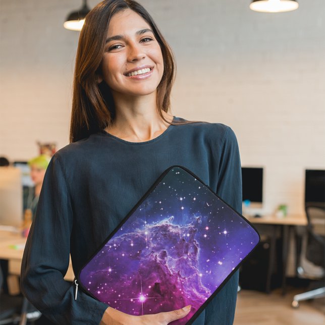 Protection Pour Ordinateur Portable Nebula tête de singe violet Hipster (Celestial digital art featuring a beautiful nebula.)