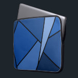 Protection Pour Ordinateur Portable Polygones bleus Abstraits<br><div class="desc">Inspiré par le vitrail, ce design géométrique élégant contient des polygones dans différentes nuances de bleu encadrés en noir. Un triangle bleu clair s'élance de la partie supérieure droite avec un ensemble de quadrangles bleus progressivement plus foncés et d'autres formes en spirale autour de lui de la lumière à l'obscurité....</div>