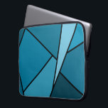 Protection Pour Ordinateur Portable Polygones Turquoises Abstraits<br><div class="desc">Inspiré par le vitrail, ce design géométrique élégant contient des polygones dans différentes nuances de turquoise, encadrés en noir. Un triangle bleu-vert pâle s'élance du haut à droite avec un ensemble de quadrangles turquoises progressivement plus foncés et d'autres formes qui s'enroulent autour de lui de la lumière à l'obscurité. Deux...</div>