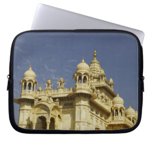 Protection Pour Ordinateur Portable Rajasthan, Inde Une femme debout à et un ancien