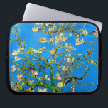 Protection Pour Ordinateur Portable Vincent Van Gogh - Arbres aux amandes florissants<br><div class="desc">Huile sur toile de 1890 montrant un amandier en fleurs de fleurs jaunes. Contrairement à des magasins similaires, Art Lover's Cafe présente des oeuvres d'art classiques à haute résolution qui ont été restaurées, équilibrées et retouchées avec soin afin d'éliminer les taches et les artefacts que l'on trouve généralement dans la...</div>