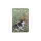 Protège-passeport Beau chat noir et blanc dans le champ de fleurs (Devant)