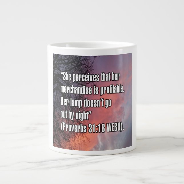 Proverbes 31:18 WEBU Mug (Devant)