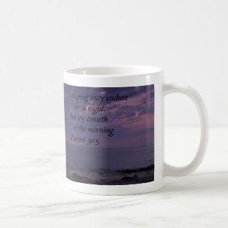 Psaumes - tasse de lever de soleil de baie de