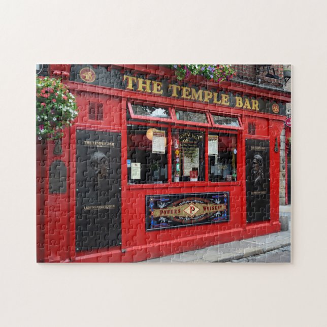 Pub rouge de barre de temple dans le puzzle de (Horizontal)