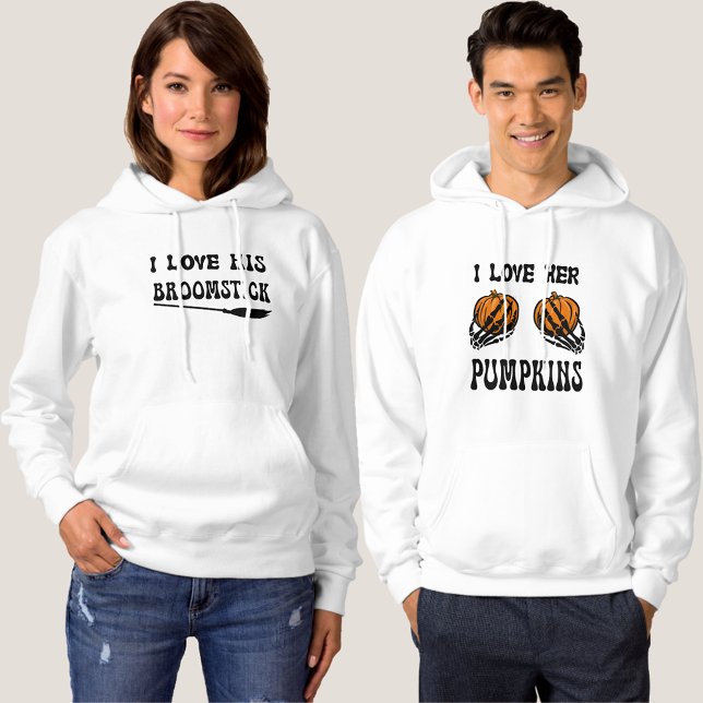 Pull À Capuche J'ADORE SON BROOM STICK Funny Halloween Couples (https://www.zazzle.com/i_love_her_pumpkins_funny_halloween_couples_hoodie-256744791958511507)