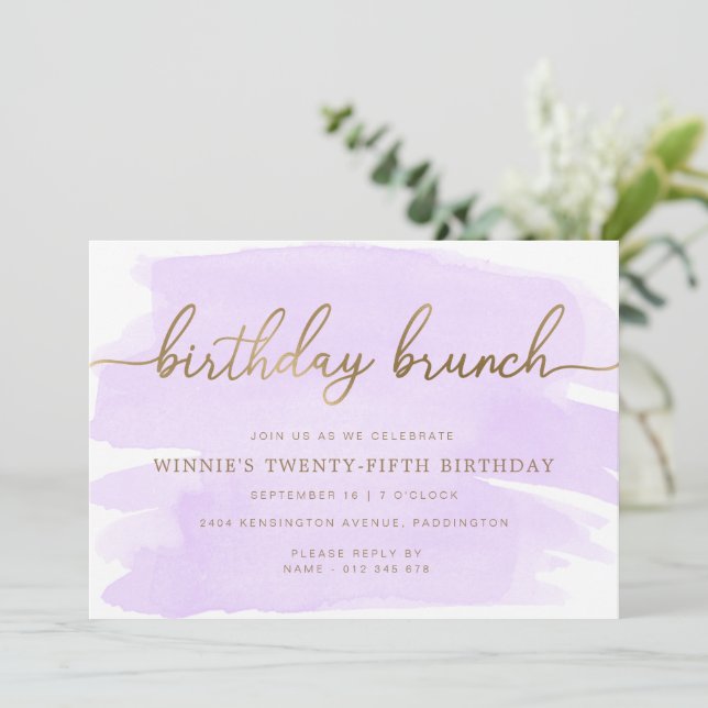 Purple Aquarelle Or Anniversaire Brunch Invitation (Debout devant)