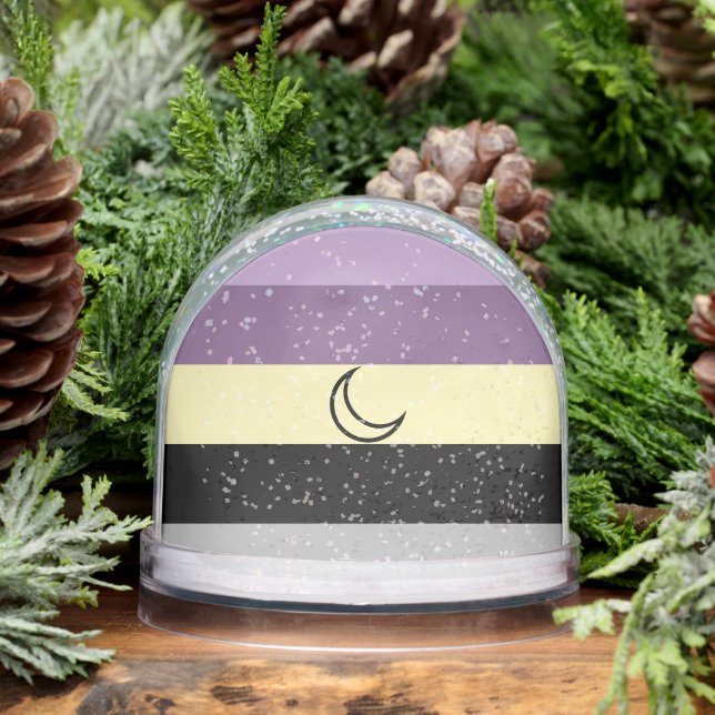 Purple Lunarian flag with moon snow globe (Hiver)