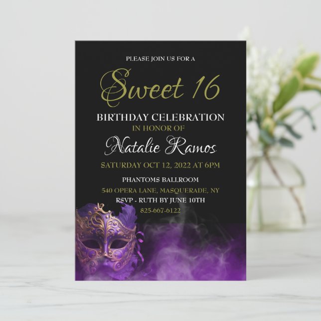 Purple Masquerade Sweet 16 Invitation (Debout devant)