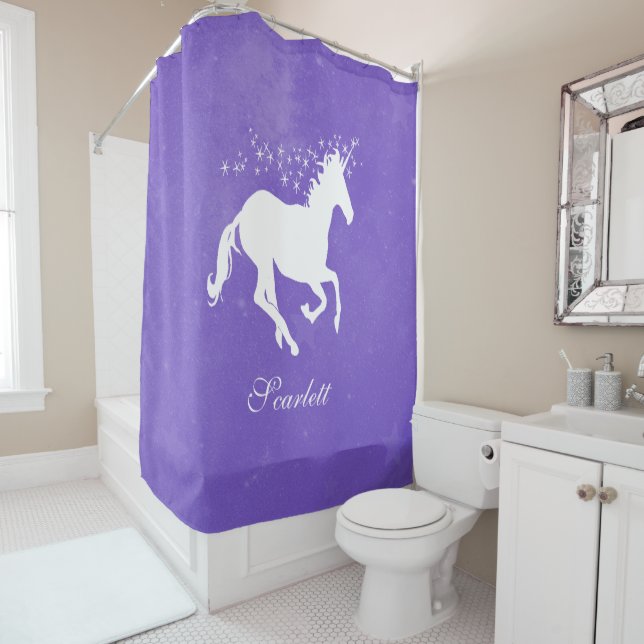 Purple Unicorn rideau de douche personnalisée (En situation)