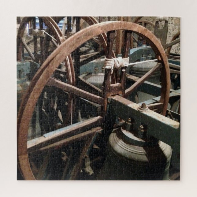 Puzzle À l'intérieur d'une église beffroi avec roues et c (Vertical)
