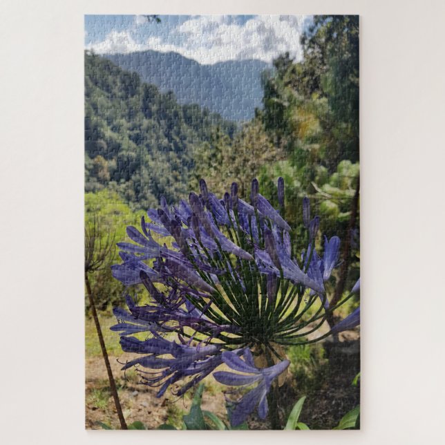 Puzzle Agapanthus à l'ombre de la montagne (Vertical)