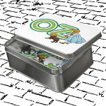 Puzzle Assistant vintage de Oz Dorothy Toto avec BIG Lett<br><div class="desc">Illustration vintage conte classique pour enfants,  photo de William Wallace Denslow,  tirée du livre de l'époque victorienne The Wonderful Wizard of Oz de L. Frank Baum. Grandes lettres qui épellent le mot 'OZ' avec la petite fille Dorothy dans une robe bleu rétro en vichy et son chien Toto.</div>
