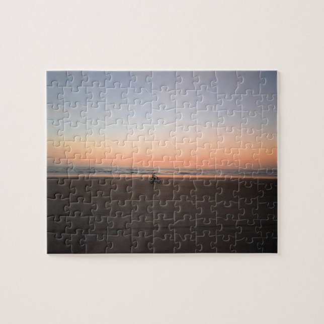 Puzzle Balade en vélo solitaire Sunrise sur la plage - 8x (Horizontal)