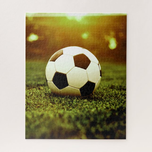 Puzzle Ballon de football sur l'herbe (Vertical)