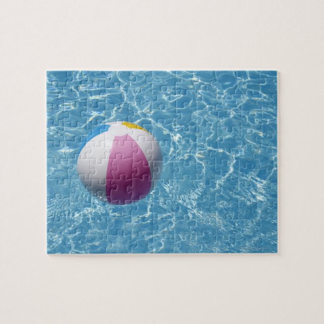 Puzzle Ballon de plage dans la piscine (Horizontal)