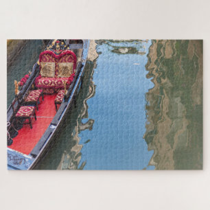 Puzzle Bateau gondole sur un canal de Venise, Italie