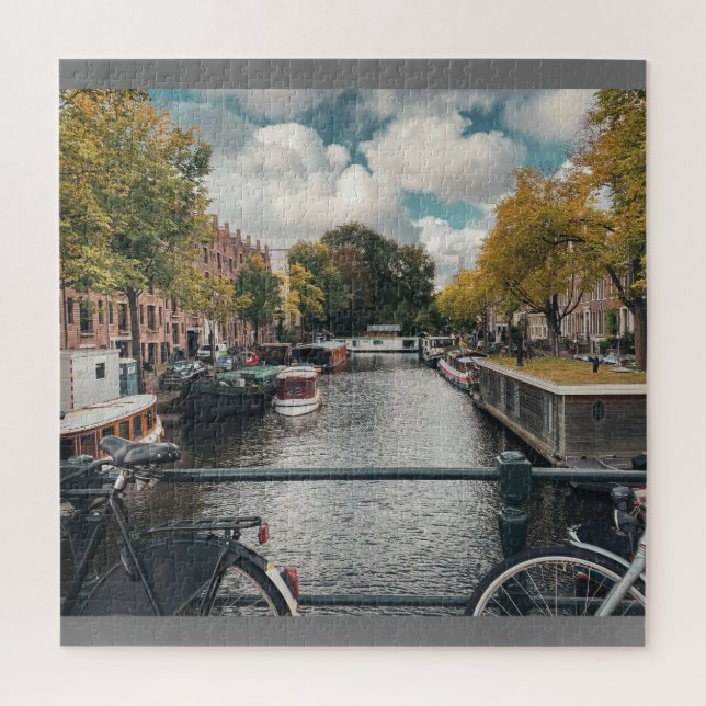 Puzzle beau canal sous un ciel nuageux (Vertical)
