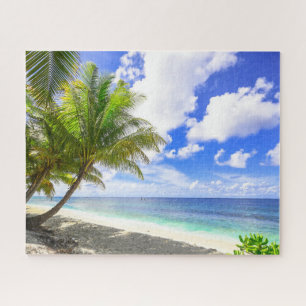 Puzzle Belle plage d'île tropicale avec des palmiers