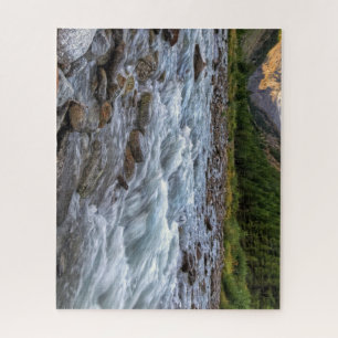 Puzzle Belle rivière de montagne coulant sur des rochers
