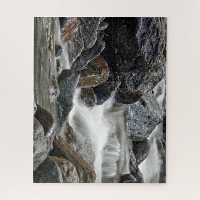 Puzzle Belle Rivière Rage Au-Dessus Des Rochers (Vertical)