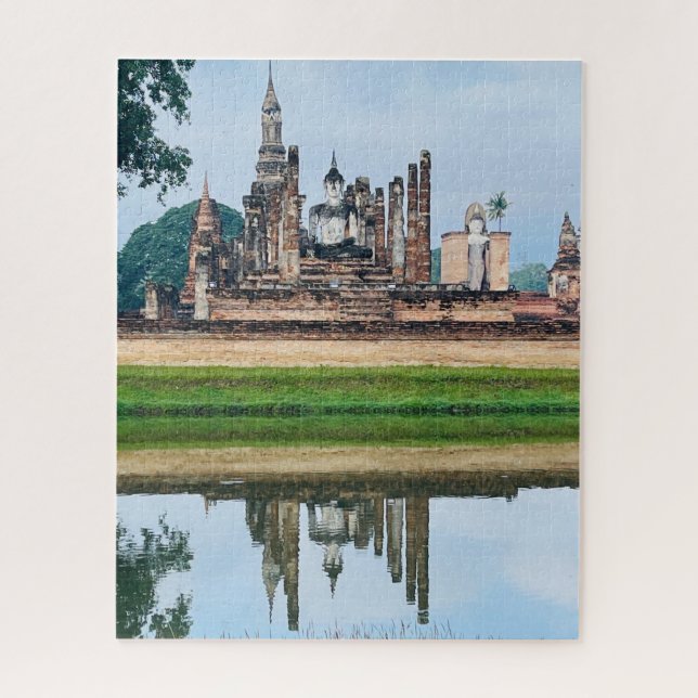 Puzzle Bouddha en Thaïlande dans la province de Sukhothai (Vertical)