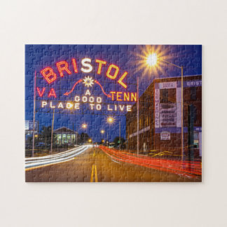 Puzzle Bristol signent dedans le rouge foncé et l'orange
