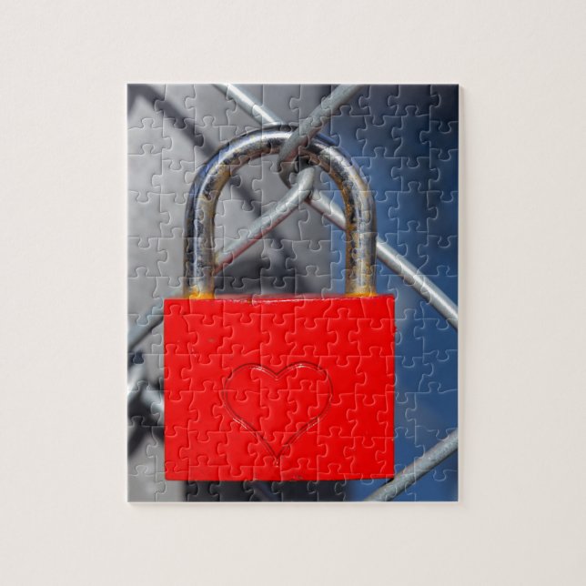 Puzzle Cadenas cœur rouge sur une clôture (Vertical)