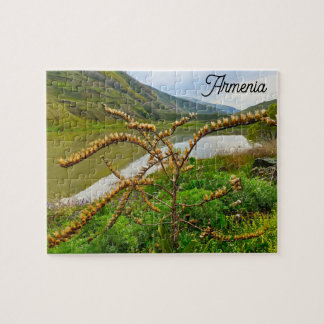 Puzzle Campagne arménienne sereine Lac & Collines vertes