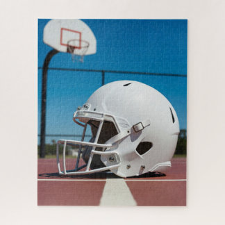Puzzle Casque de football blanc sur la ligne du terrain