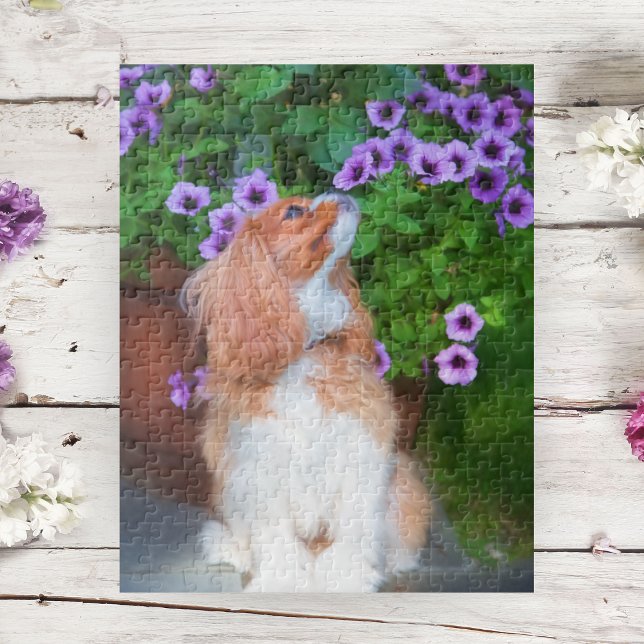 Puzzle Cavalier King Charles Spaniel sentant les pétunias (Créateur téléchargé)