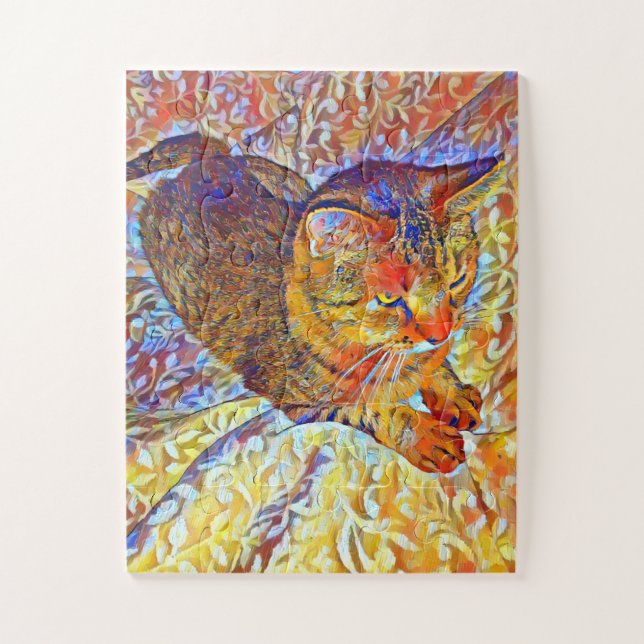 Puzzle Chat tigré brun se reposant sur un lit confortable (Vertical)