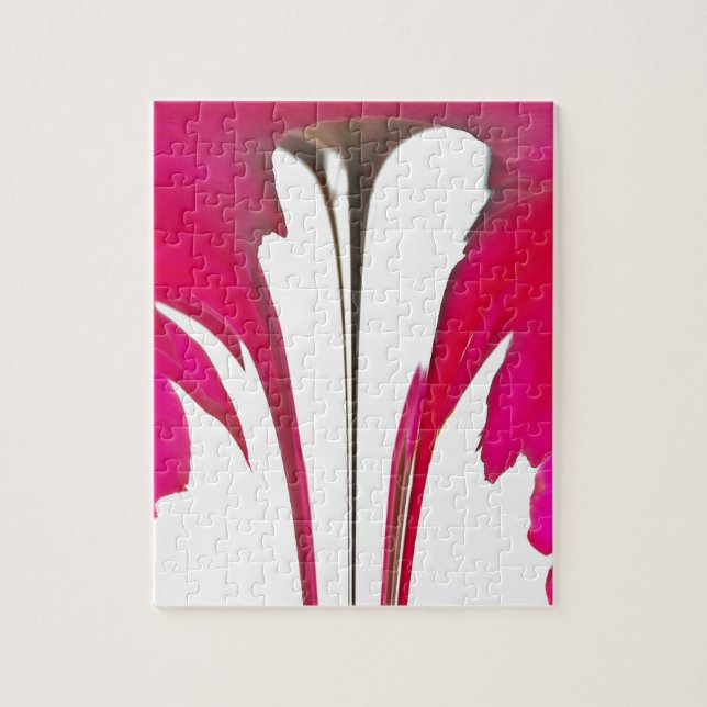 Puzzle Chic rouge extraordinaire rose sous le ciel blanc. (Vertical)