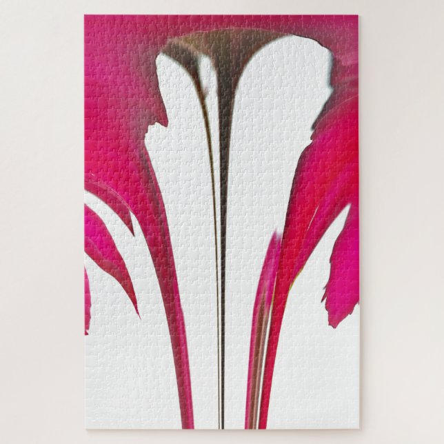 Puzzle Chic rouge extraordinaire rose sous le ciel blanc. (Vertical)