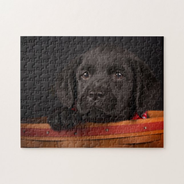 Puzzle Chiot noir de labrador retriever dans un panier (Horizontal)