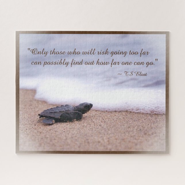 Puzzle Citation Inspirante Bébé Tortue de Mer Sable Océan (Horizontal)