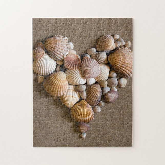 Puzzle Coeur de Valentine fait avec des coquilles (Vertical)