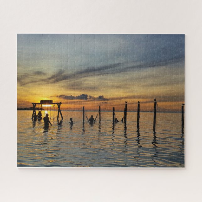 Puzzle Coucher de soleil avec des poteaux en bois dans l' (Horizontal)