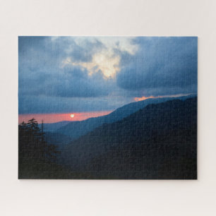 Puzzle Coucher de soleil dans les montagnes fumées - 16x2