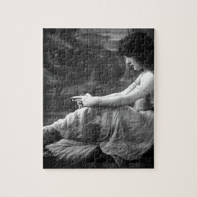 Puzzle Cru Evelyn 1913 Nesbit (Vertical)