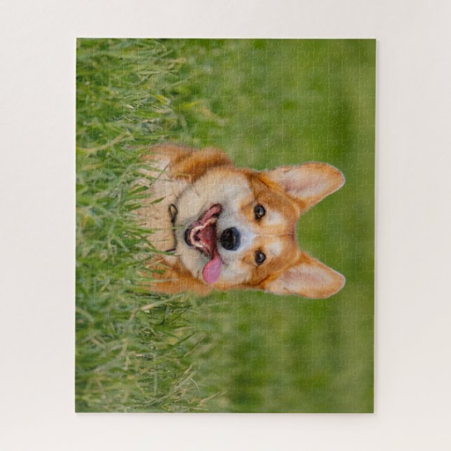 Puzzle Cute Corgi Jouer dans l'herbe (Vertical)