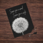 Puzzle Dandelion noir blanc closeup photo inspiré<br><div class="desc">Puzzle très difficile avec une photo macro originale noir et blanc d'un beau dandelion avec une citation inspirante dans une élégante police de calligraphie blanche qui dit "Certains voient une mauvaise herbe,  Certains voient un voeu"</div>